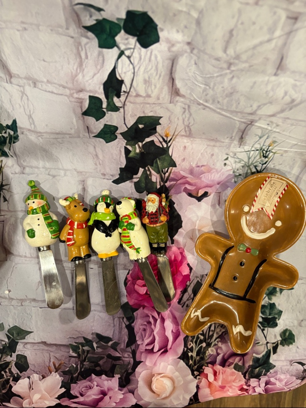 Gingerbread Man Ceramic Dish with Serving knives